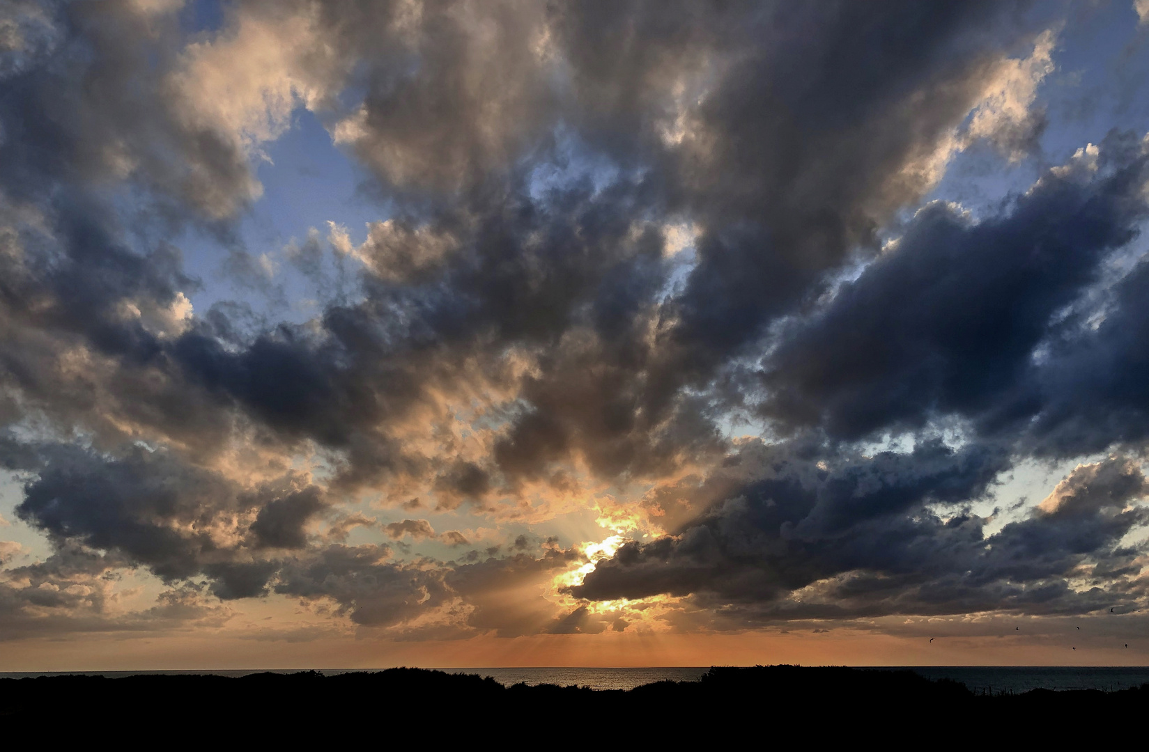 Ciel chargé vers l'Ouest