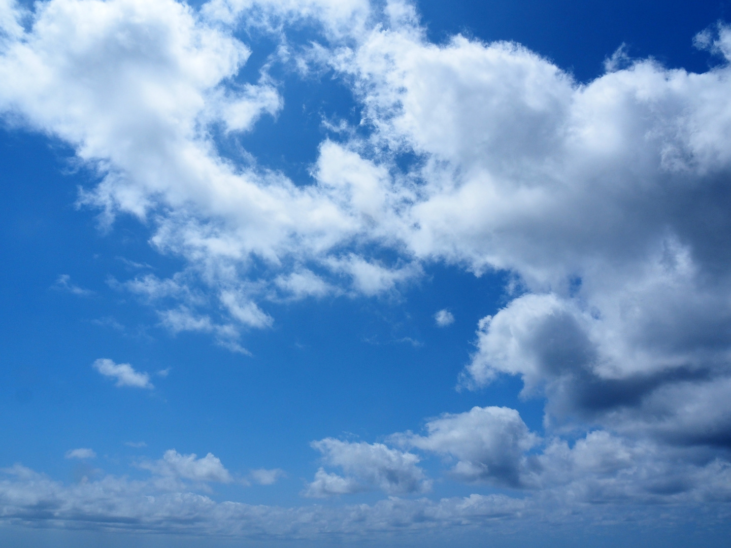 Ciel d’été en bord de mer