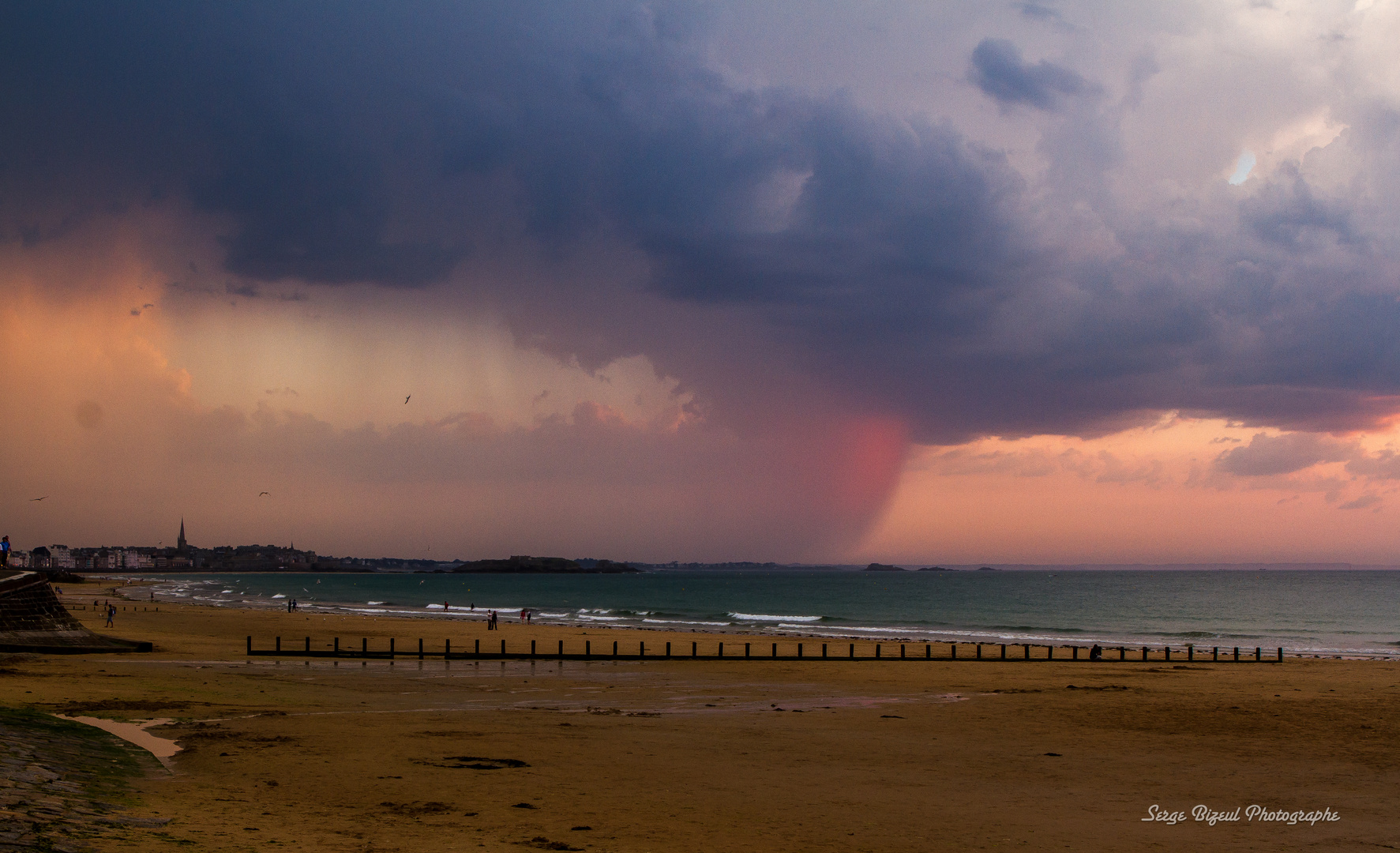 Ciel d'orage sur Saint Malo