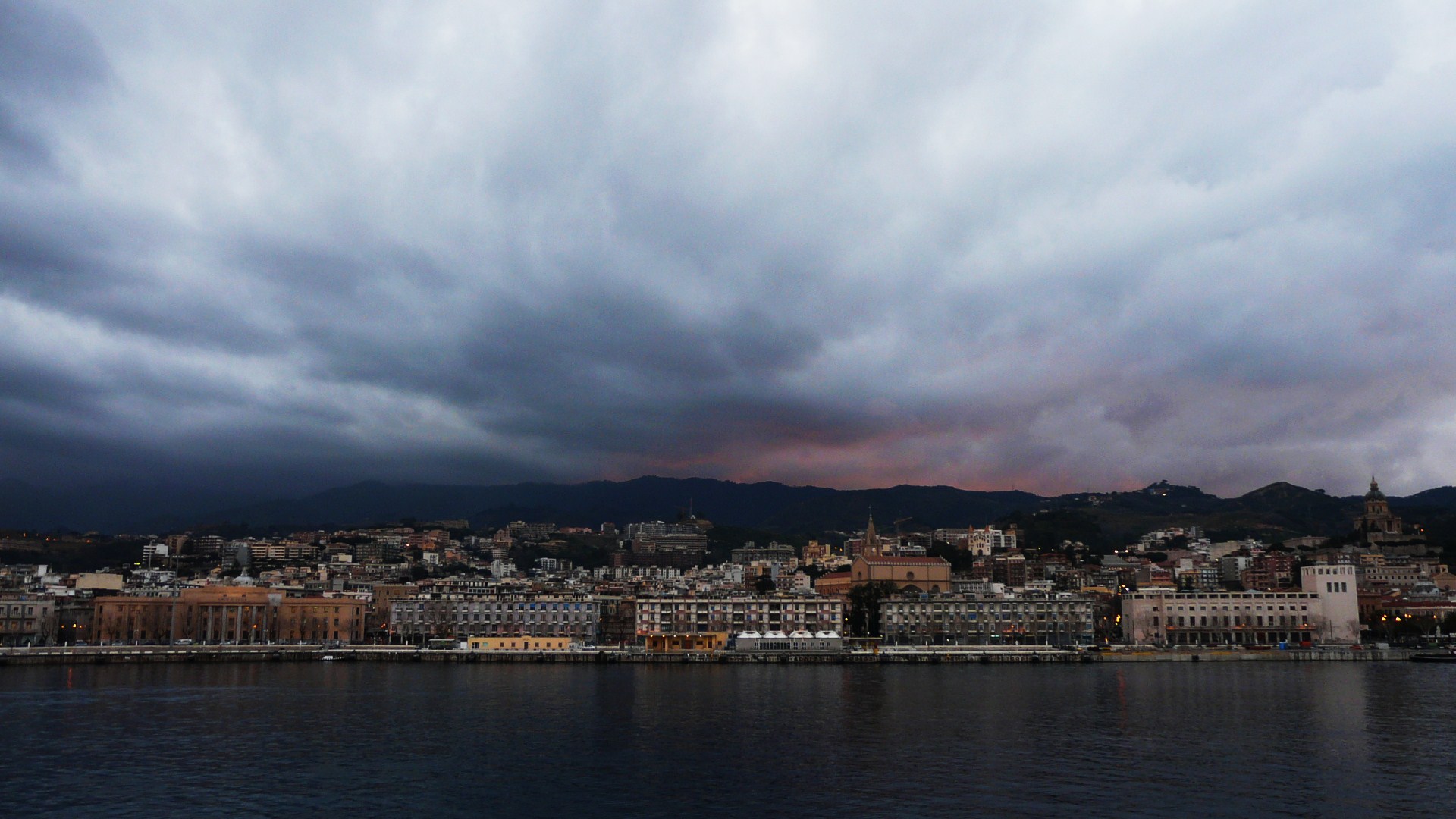 Ciel se couvrant sur Messine