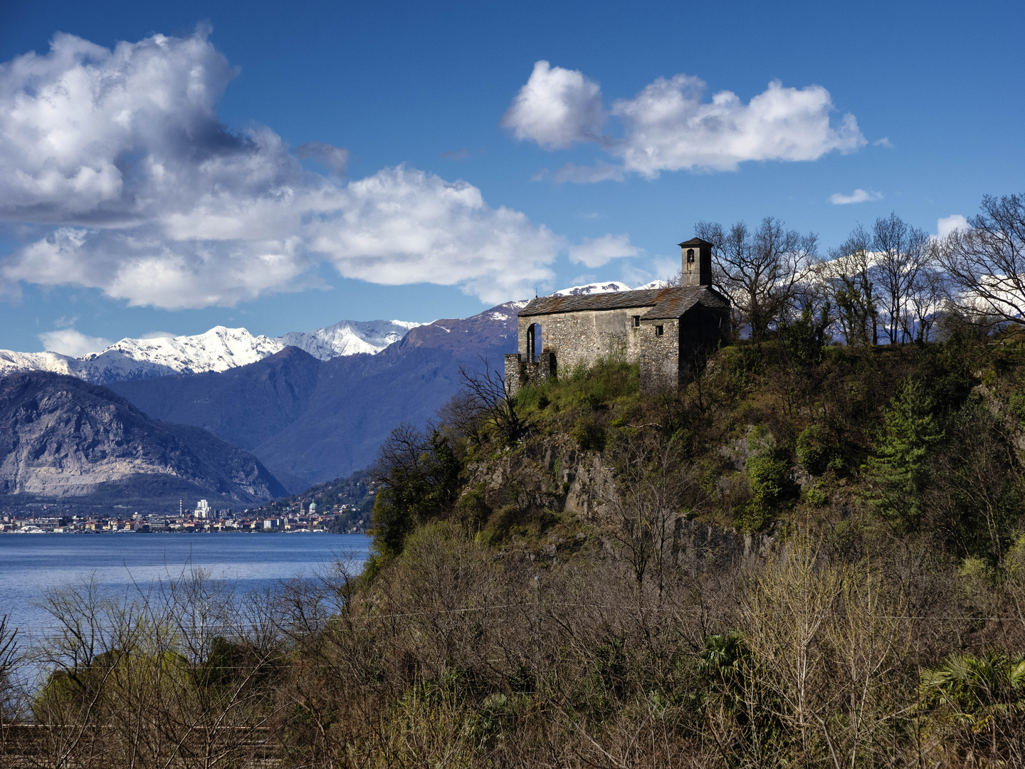 Cielo azzurro e nuvole