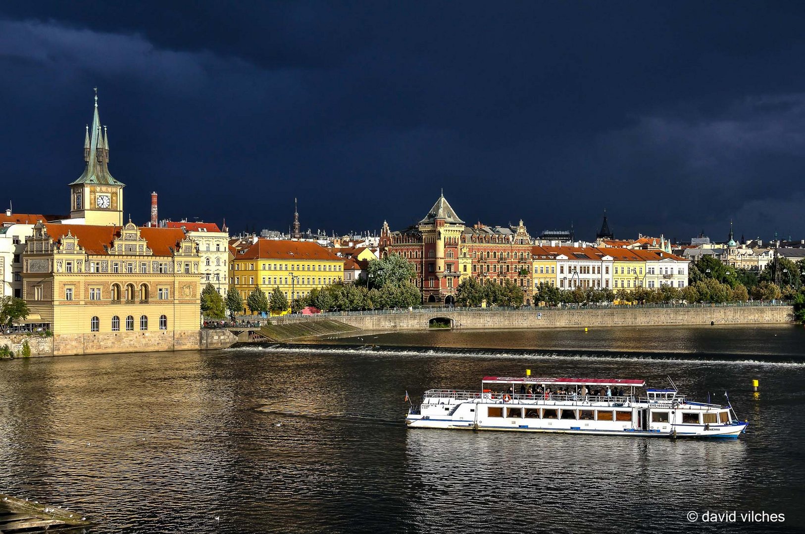 Cielo de tormenta en Praga