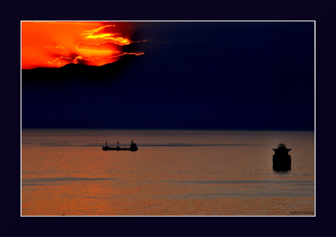 Cielo e mare in fiamme (the sunset of a bad day)