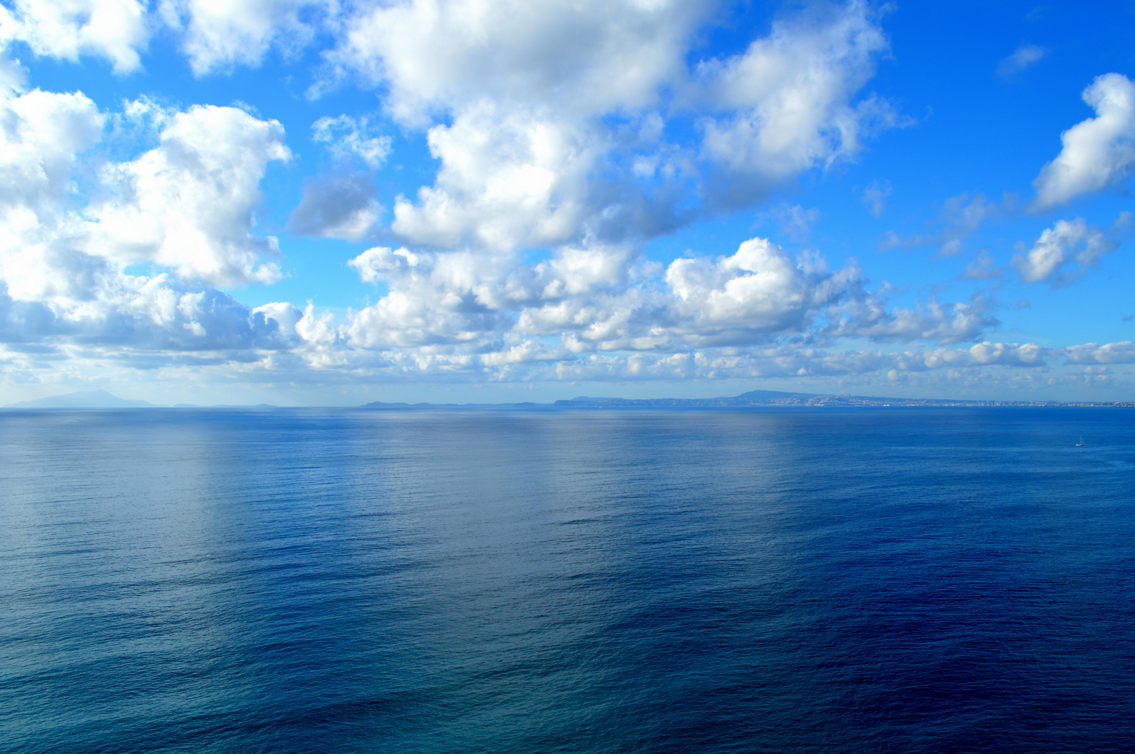 Cielo e mare, tanto simili nel dissimile