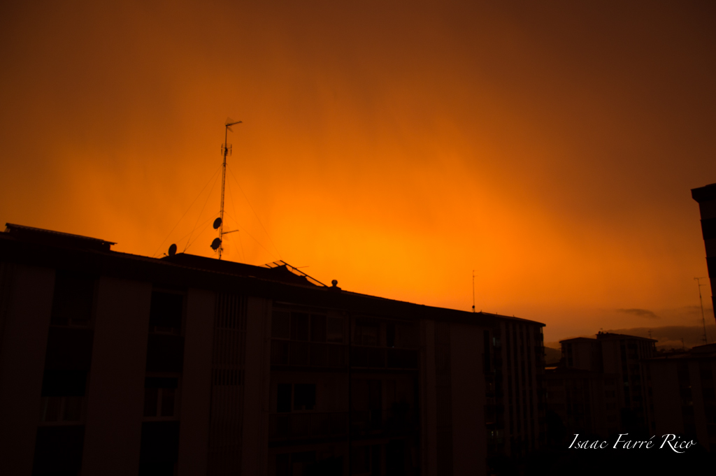 CIELO EN LLAMAS.