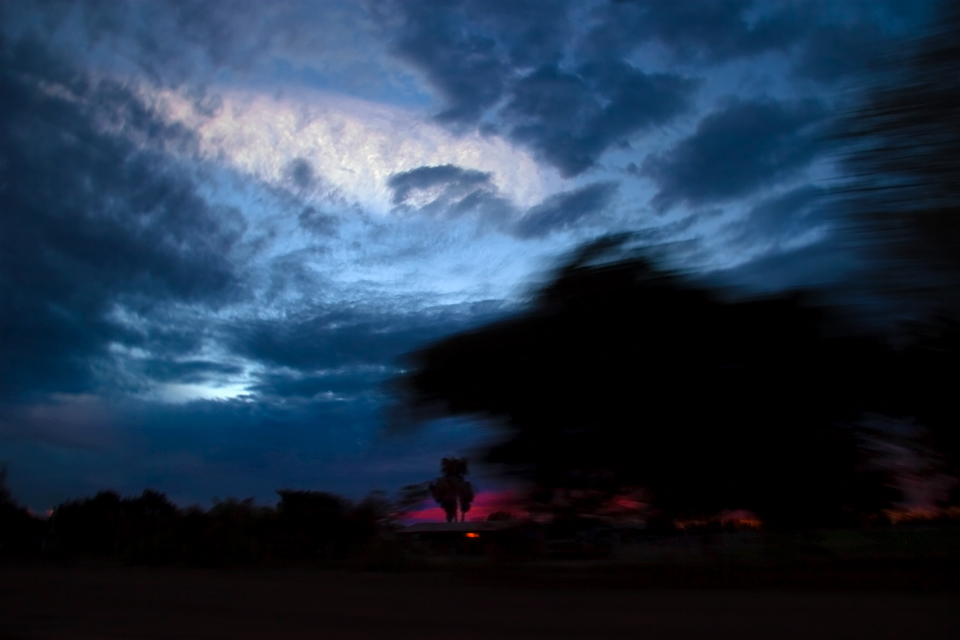 CIELO MANCHADO DE SOBERBIA