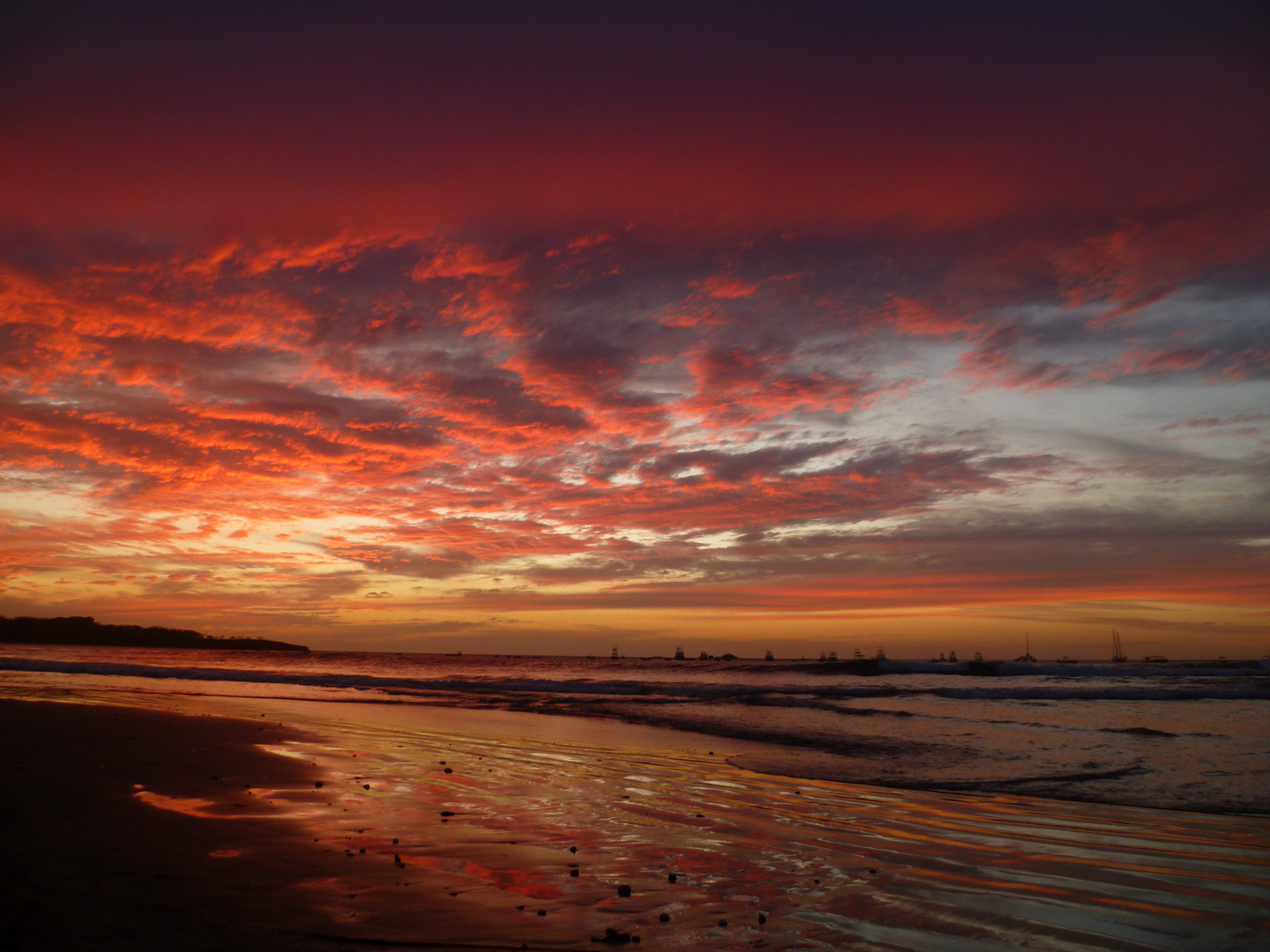 ....cielo rosso sul pacifico....