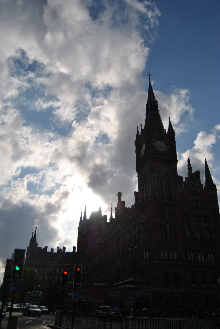 CIELO TÍPICO DE LONDRES EN PLENO VERANO