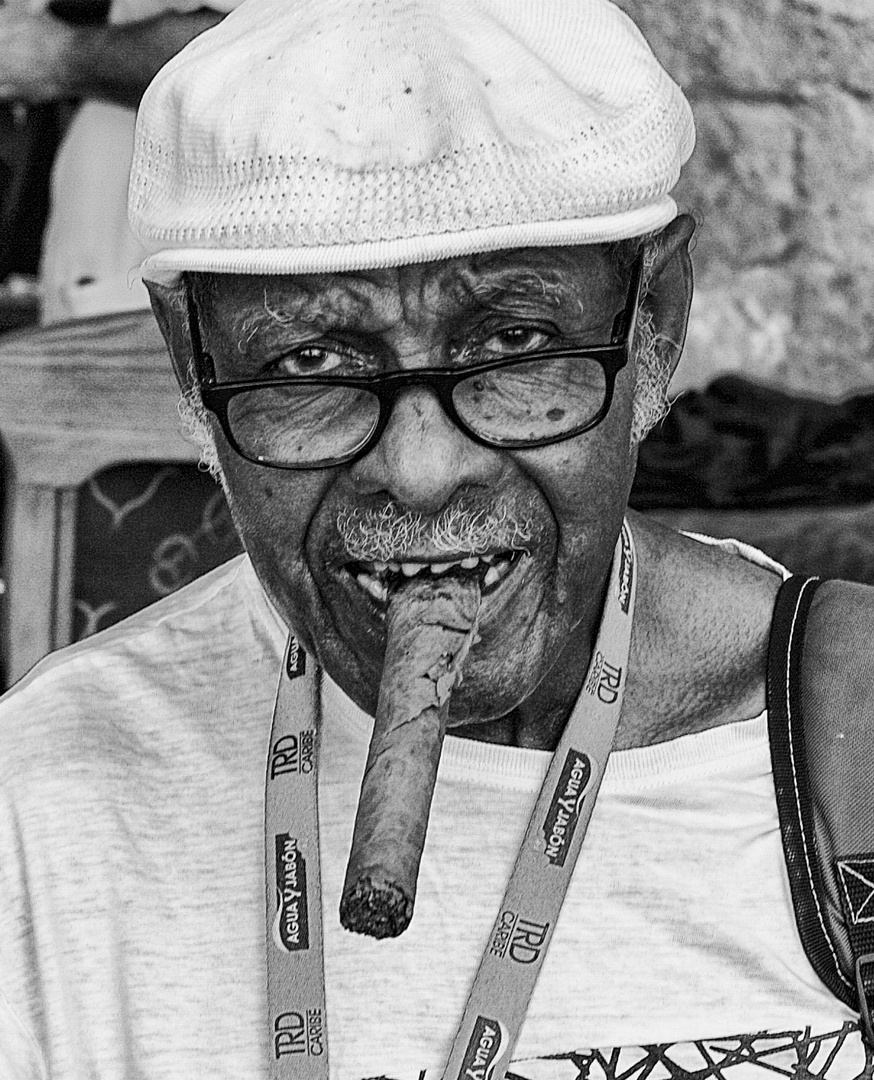 cigar smoker Habana