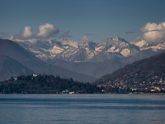 Cime innevate da Laveno