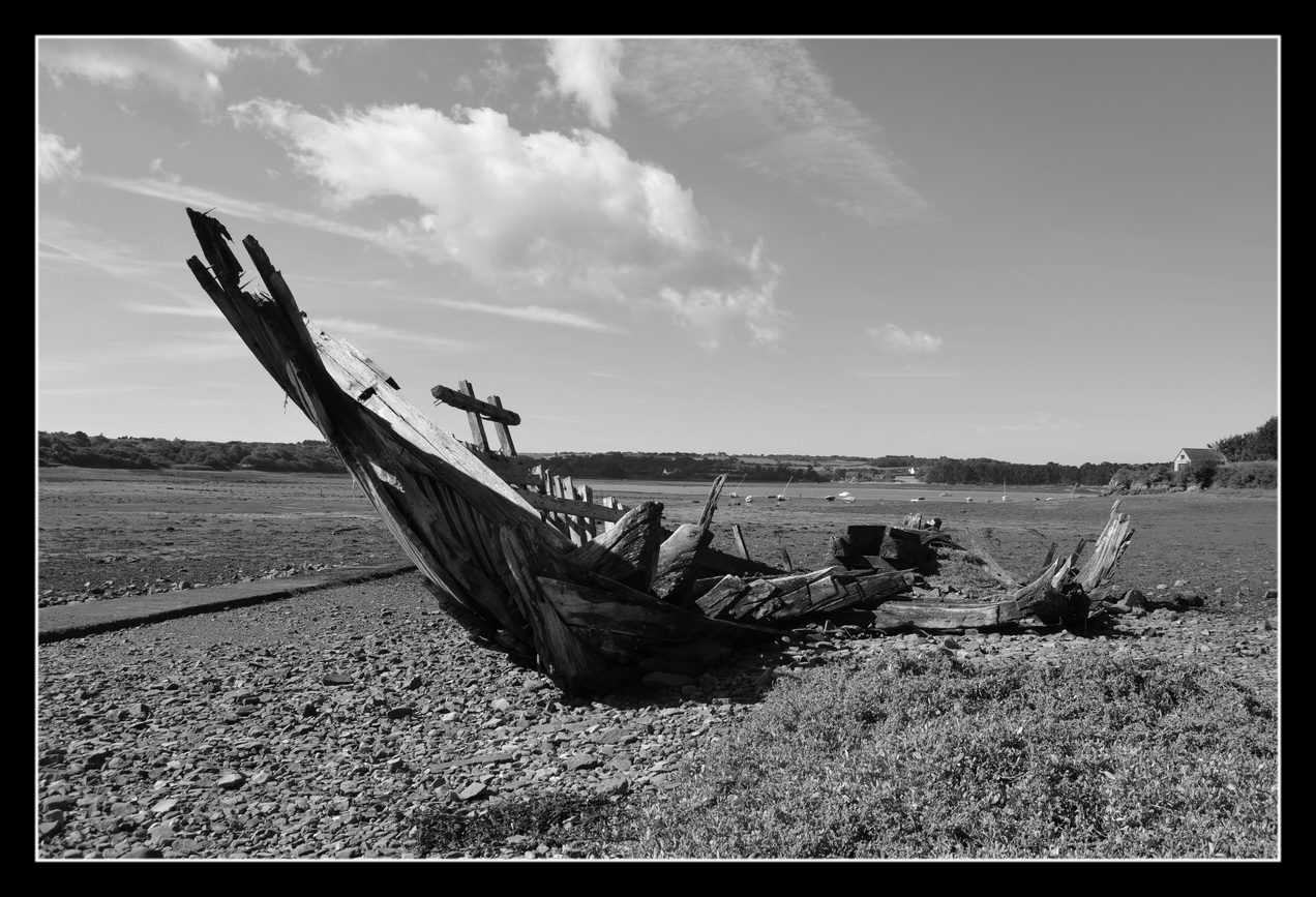 Cimetiere de Bateaux Rostellec B&W 2