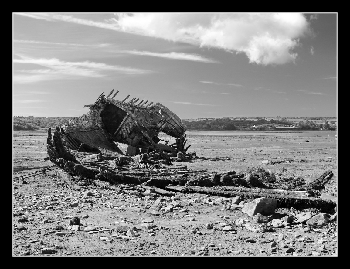 Cimetiere de Bateaux Rostellec B&W 4