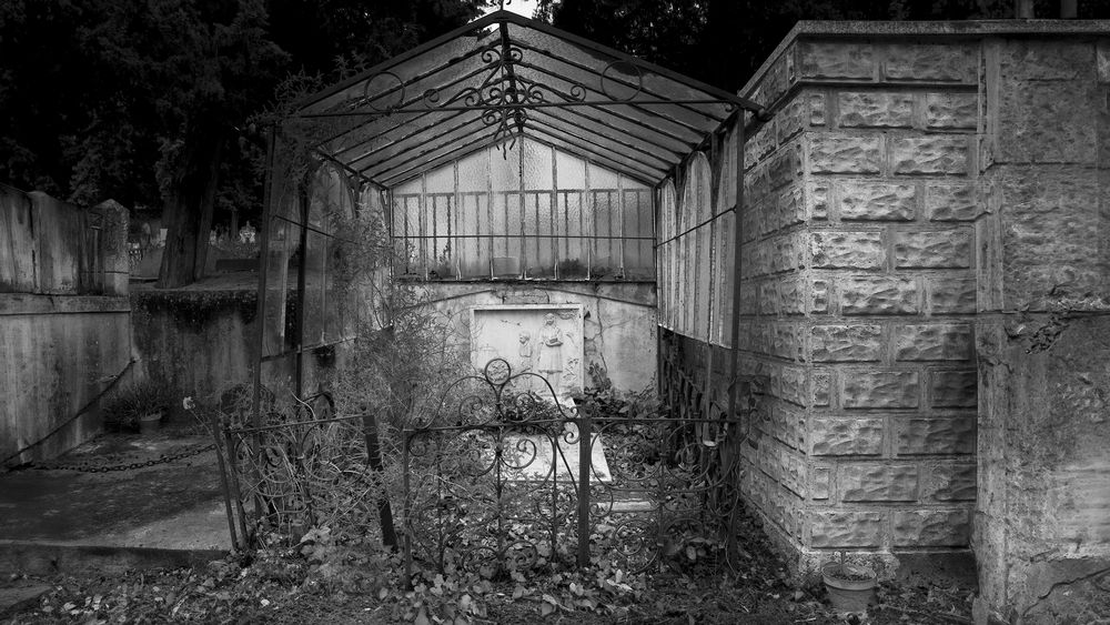 cimetière du ventoux à l'abandon