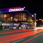 Cinemaxx in Würzburg bei Nacht