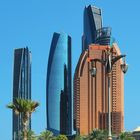 Cinq des nombreux gratte-ciels d’Abu Dhabi