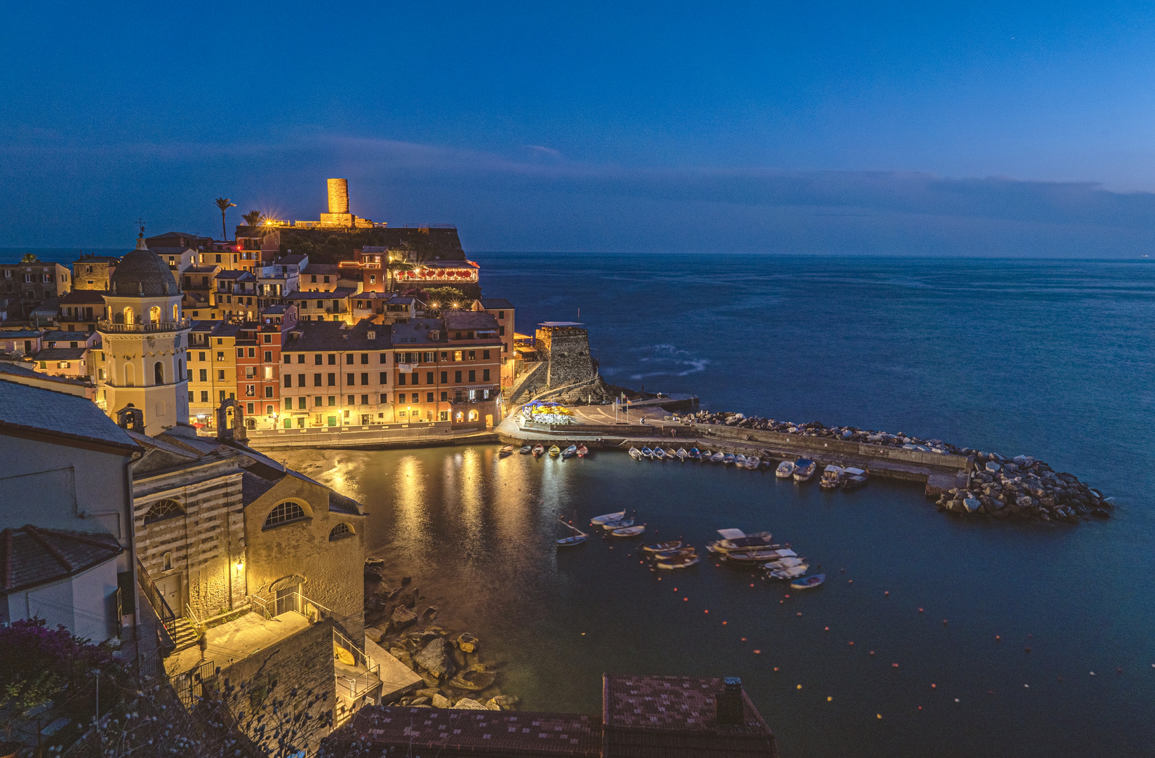 Cinque Terre. Vernazza. Blaue Stunde.