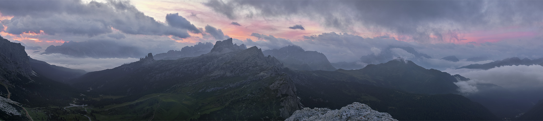 Cinque Torri im Morgennebel