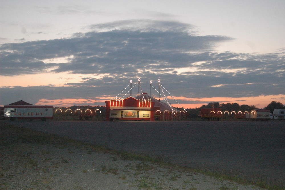 Circus Starlight 2007 in der Abendidylle von Wertheim