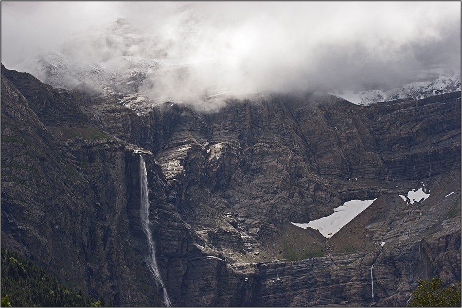 Cirque de Gavarnie: Annäherung an ein beeindruckendes Felsmassiv