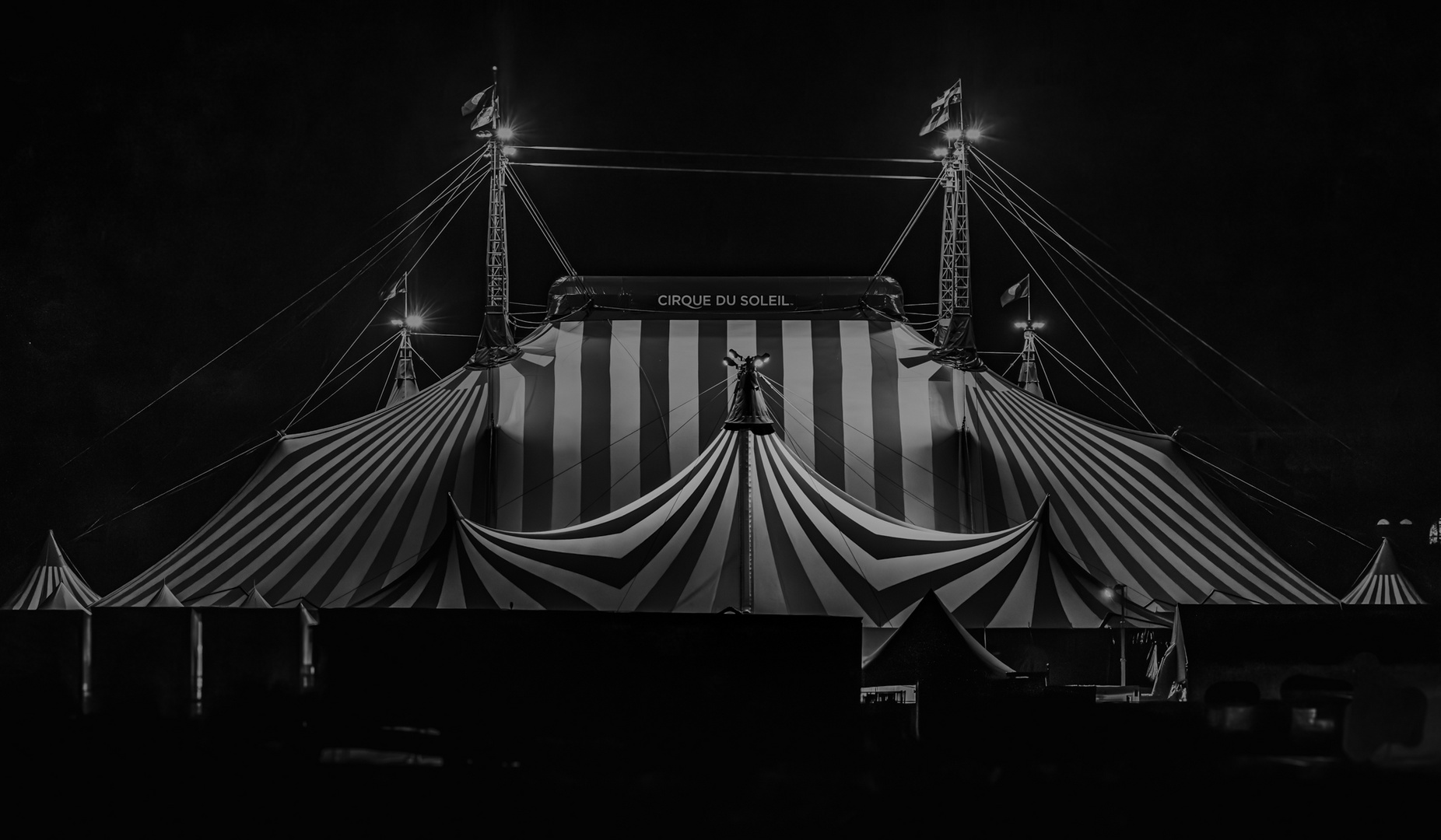 Cirque du Soleil auf der Wiesn