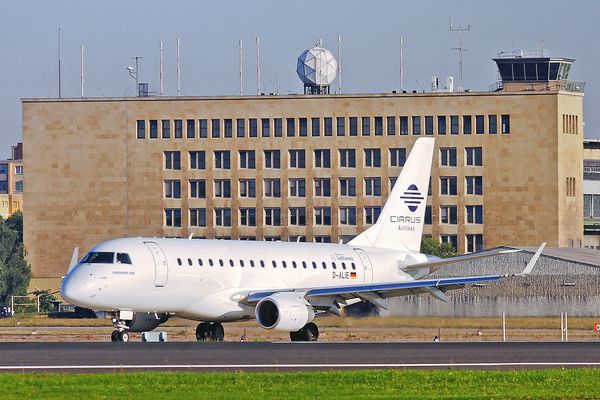 CIRRUS Airlines Embraer 170, D-ALIE @THF05-09-2005