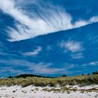 Cirrus-Wolken über dem Strand von Hiddensee