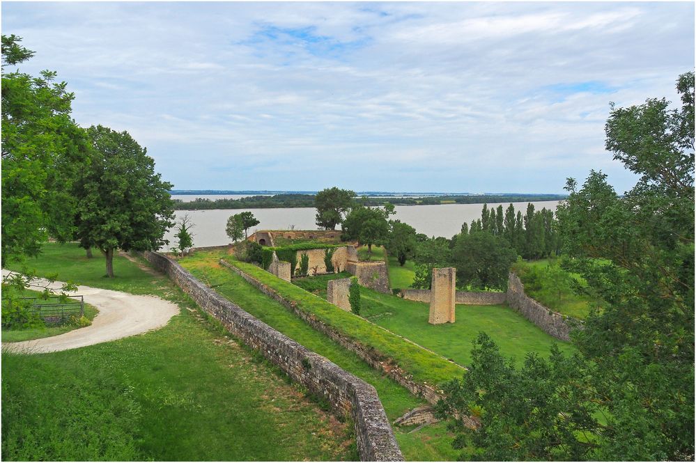 Citadelle de Blaye photo et image grün, frankreich, mündung Images