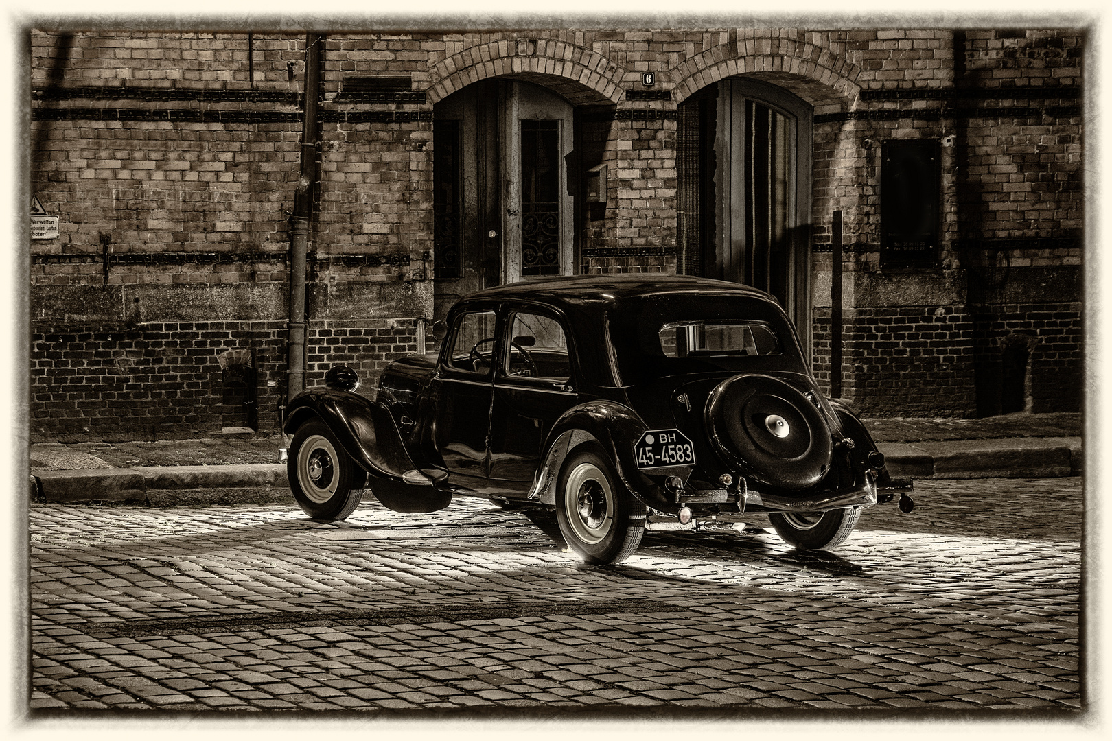 citroen-cv-11 in der Speicherstadt