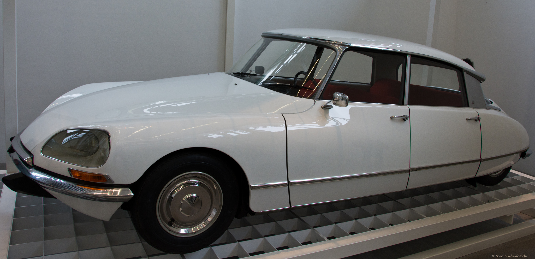 Citroen DS in der Design-Ausstellung der Pinakothek der Moderne