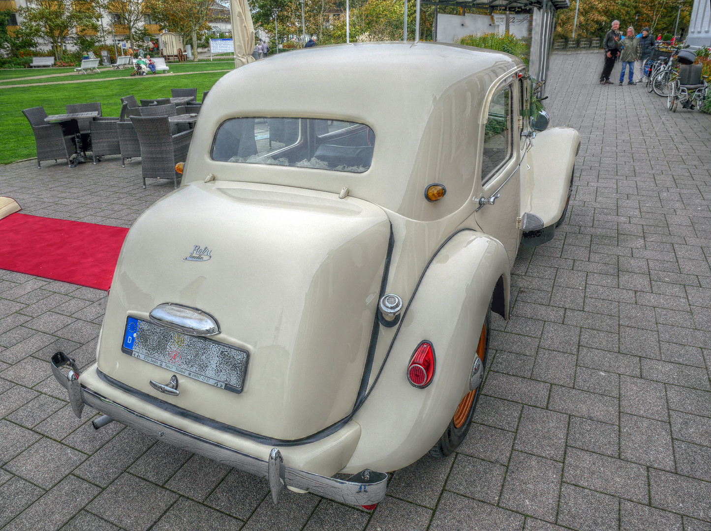 Citroën Traction Avant de dos 