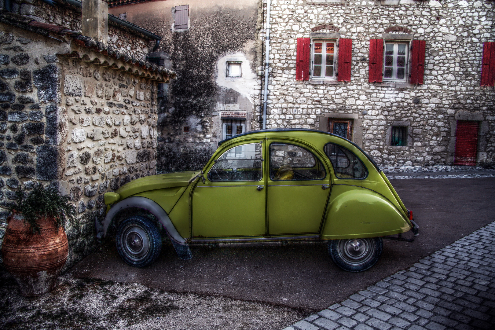 Citroen2CV in Le Garde-Adhémar