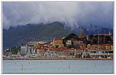 città storica di cannes ...quando piove