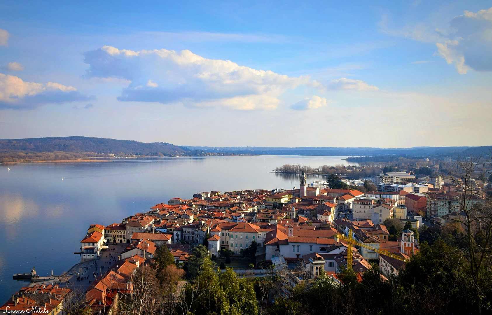 Città sul lago 