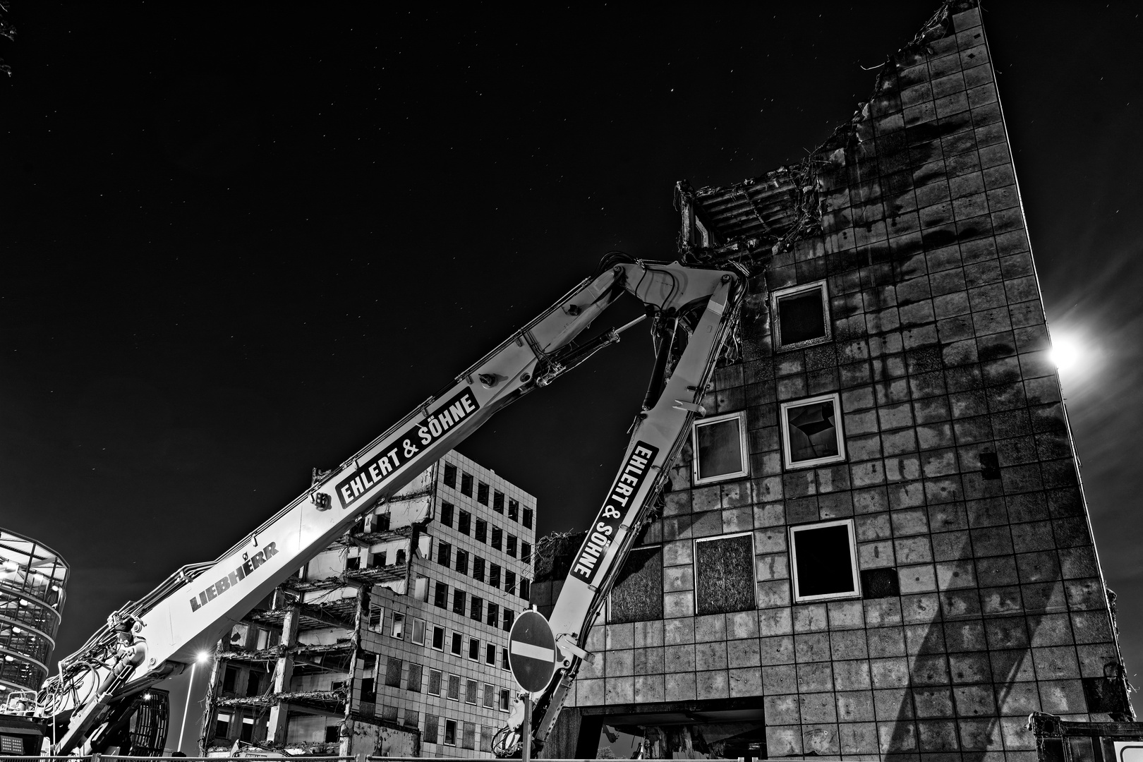 City-Hof-Hochhäuser - stürzende Linien 