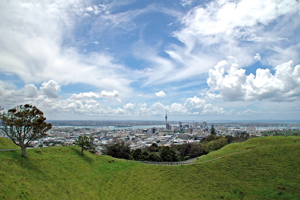 City von Auckland vom Mt. Eden aus - November 2007