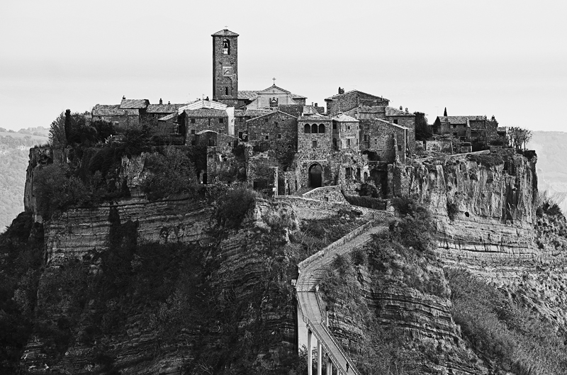 CIVITA DI BAGNO REGIO, LA CITTA' CHE MUORE- BW