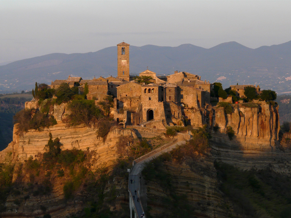 Civita di Bagnoregio im Abendlicht