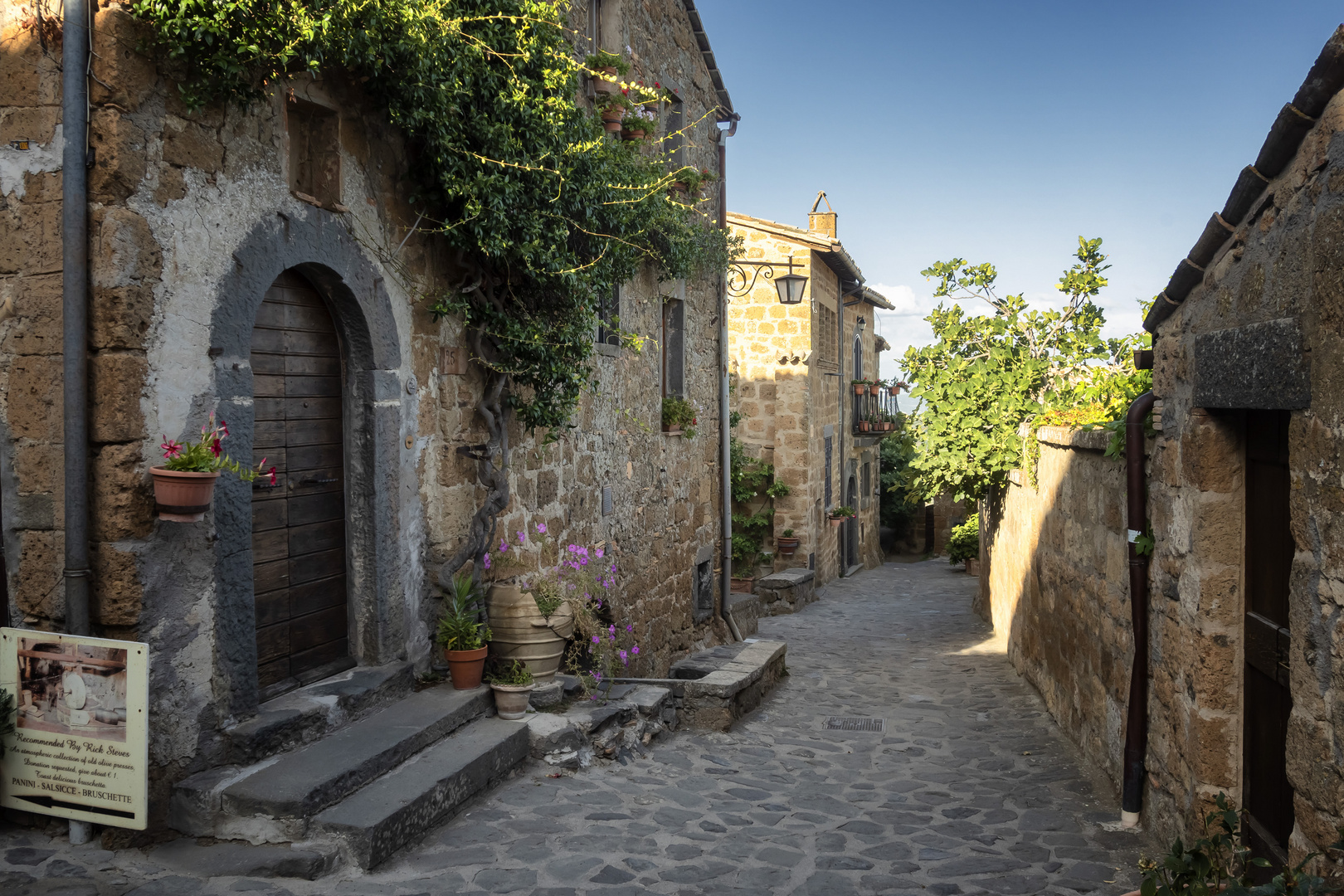 Civita di Bagnoregio, vicolo