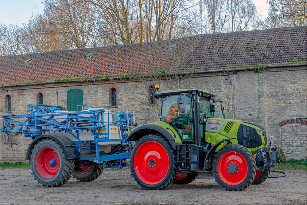 Claas Axion 810 in Klein Germersleben