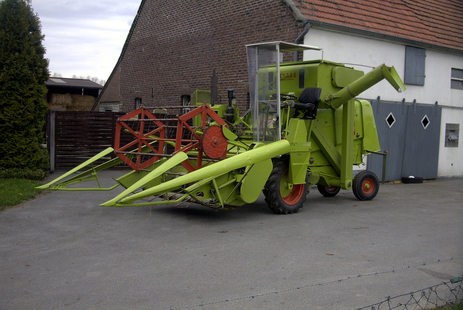 Claas Columbus, Baujahr 1970, 4 Zyl. Perkins Diesel