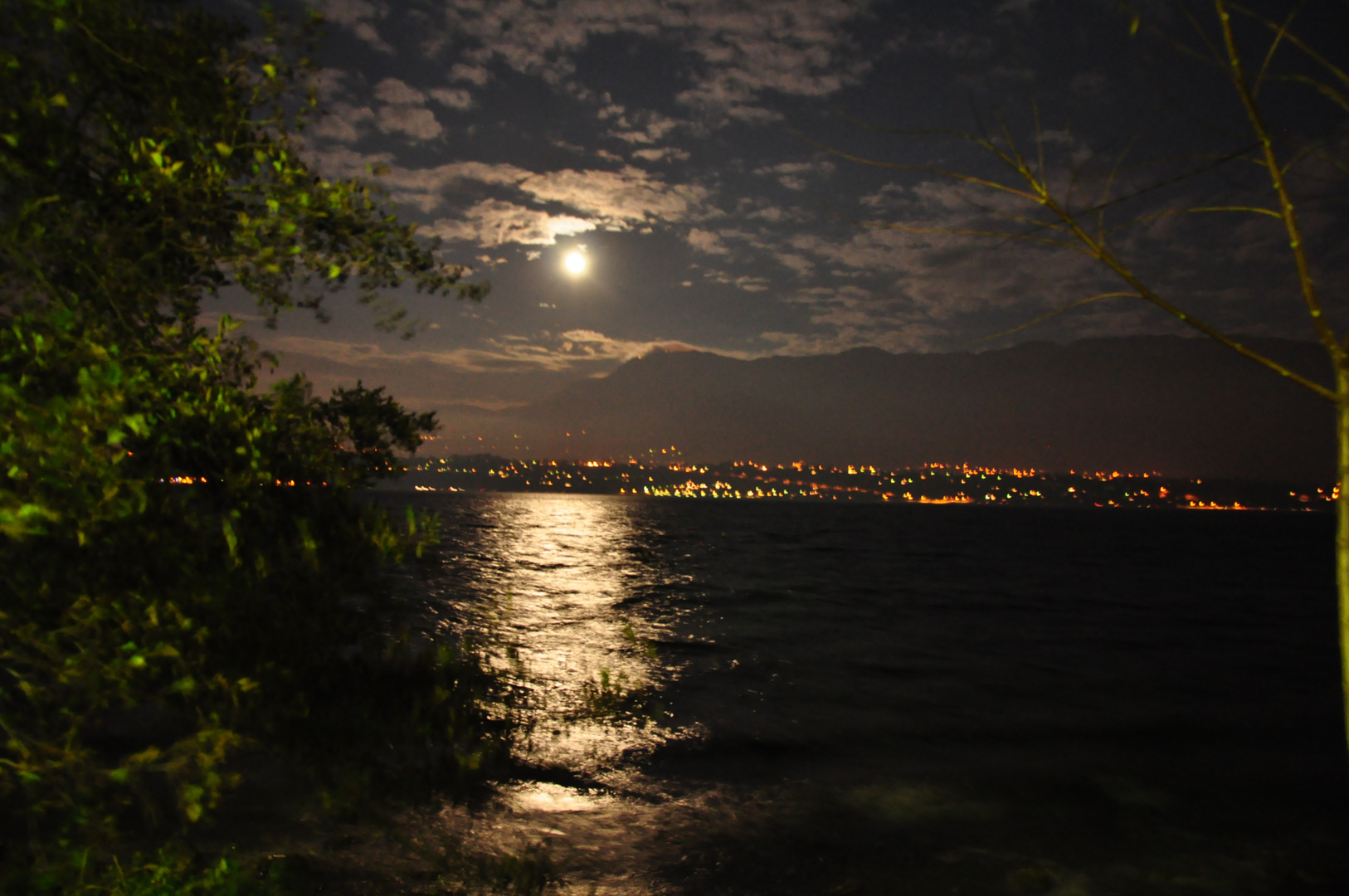 clair de lune sur le lac du Bourget