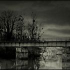 Clair-obscur sur le pont du canal