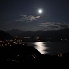 claire de lune sur le lac Léman et les Dents du midi