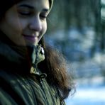 Clarisse dans le parc plein de neige 5