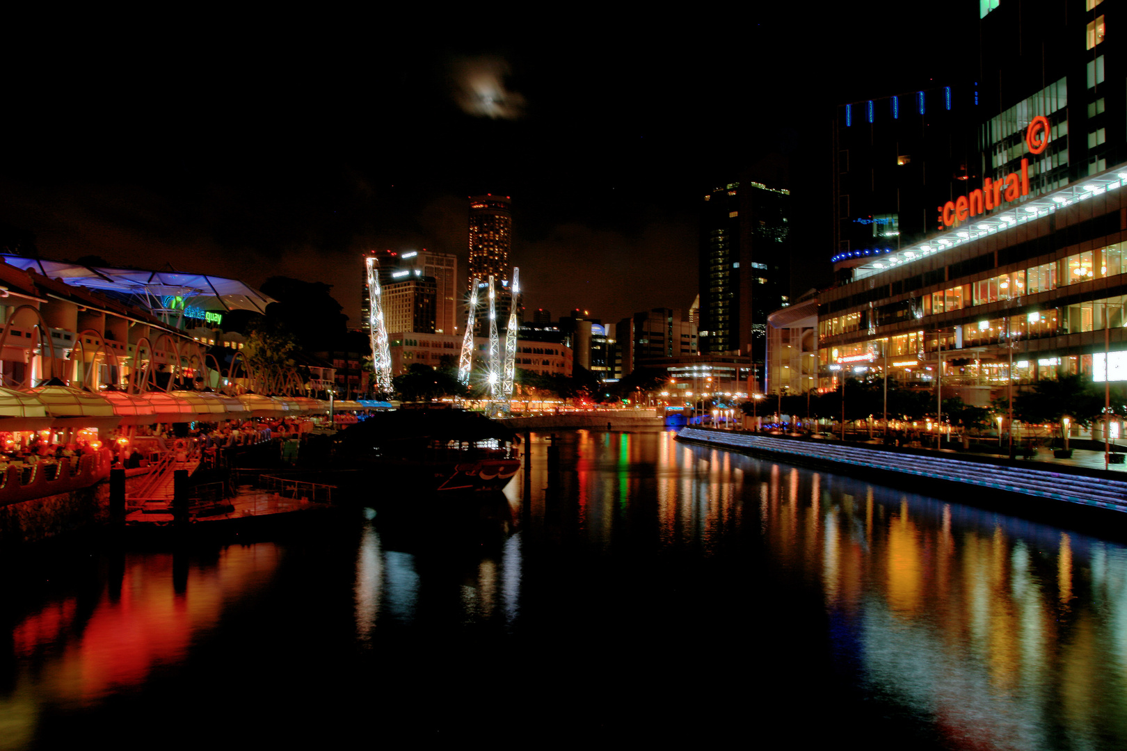 Clarke Quay bei Nacht