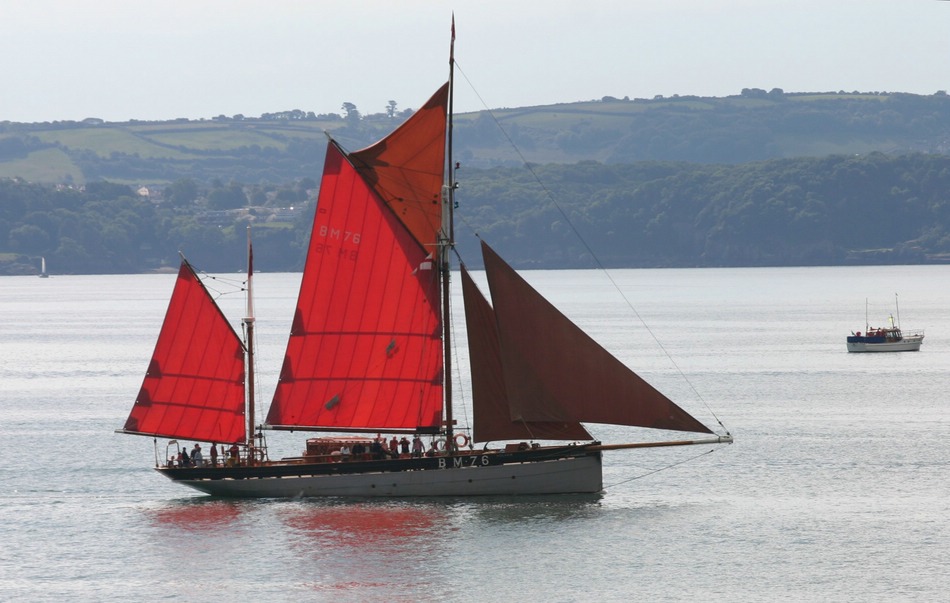 Classic Red Sails in Torbay 2005
