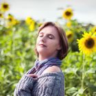 Claudia im Sonnenblumen - Meer