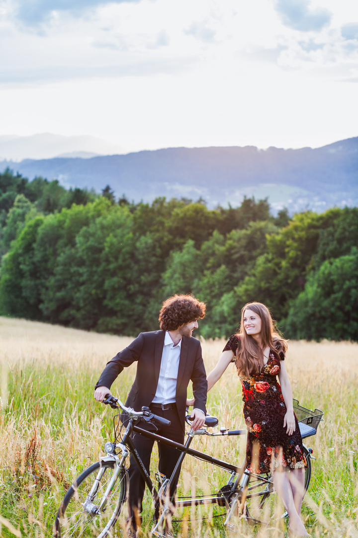 Claudia und Luca am Tandem