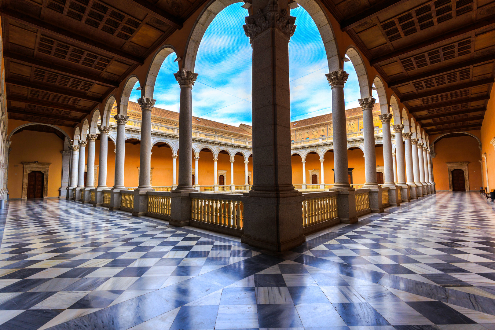 claustro alcázar de toledo