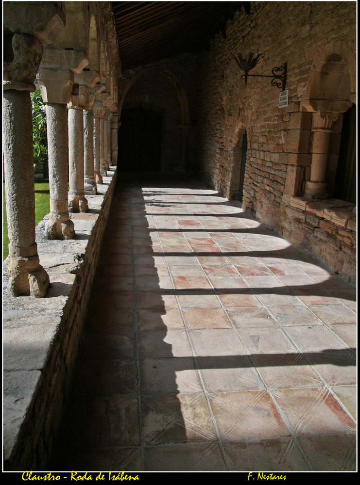 Claustro de Roda de Isábena